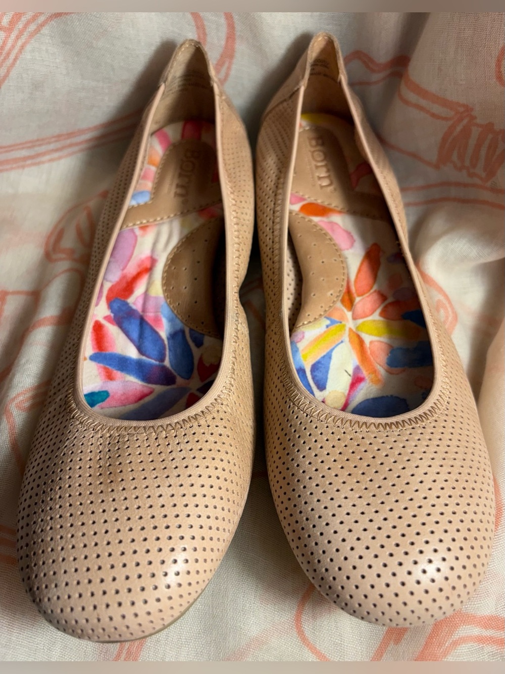 Born Julianne Perforated Blush/Beige Leather Ballet Flats w Colorful Interior 8M - Picture 7 of 10